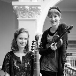 photo du Duo Coloquintes avec Alice Julien-Laferrière au violon et Mathilde Vialle à la viole de gambe