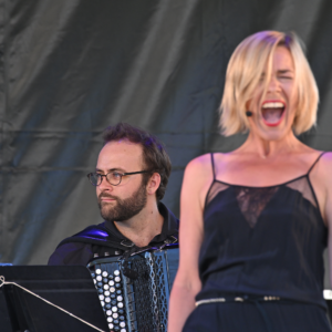 photo d'Aurore Bucher sur scène lors des Rencontres Musicales de Vézelay